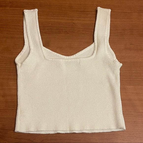 Cream knit crop tank - Picture 2 of 3